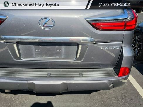 Used 2018 Lexus LX 570 4WD w/ Luxury Package image 7
