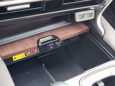 New 2026 Lexus RX 450h AWD image 28