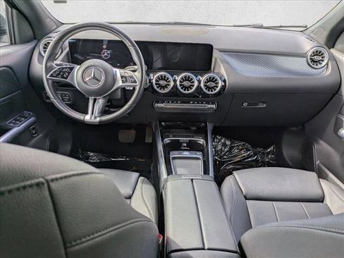 Used 2025 Mercedes-Benz GLA 250 image 16