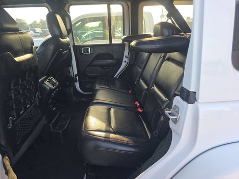 Used 2019 Jeep Wrangler Unlimited Rubicon AWD/4WD image 4
