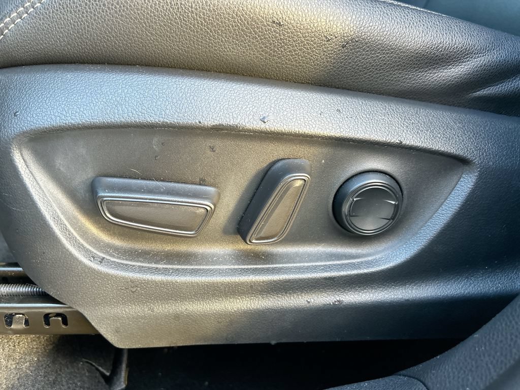 Used 2023 Toyota Corolla Cross XLE AWD/4WD image 12