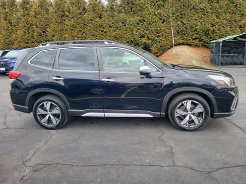 Used 2019 Subaru Forester Touring image 8