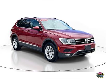 Used 2018 Volkswagen Tiguan SE w/ Panoramic Sunroof Package