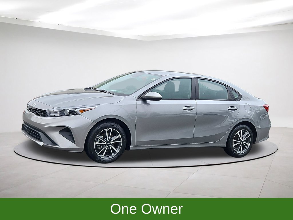 Used 2024 Kia Forte LXS FWD image 3