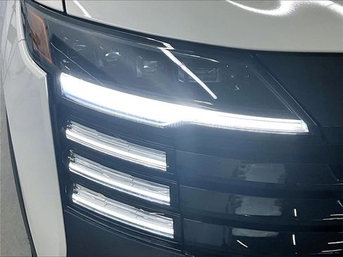 Used 2025 Nissan Kicks SR w/ SR Premium Package image 30