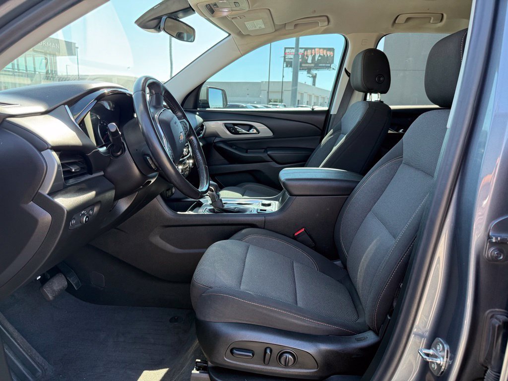 Used 2021 Chevrolet Traverse LT FWD image 11