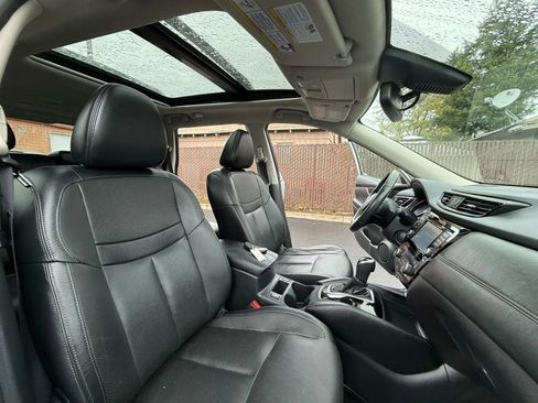 Used 2017 Nissan Rogue SL w/ SL Premium Package image 30