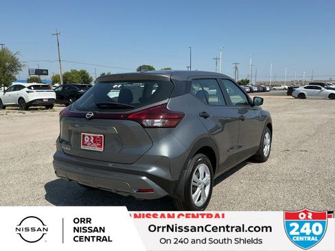 New 2025 Nissan Kicks Play S image 5