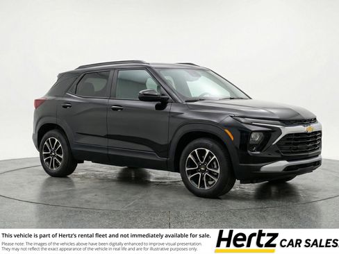 Used 2025 Chevrolet TrailBlazer LT image 1