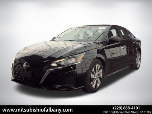 Used 2024 Nissan Altima 2.5 S FWD image 1