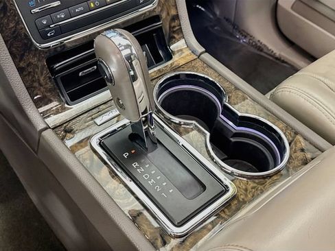 Used 2017 Lincoln Navigator L Select RWD image 17