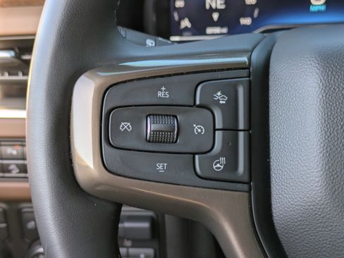 Used 2024 Chevrolet Suburban High Country image 25