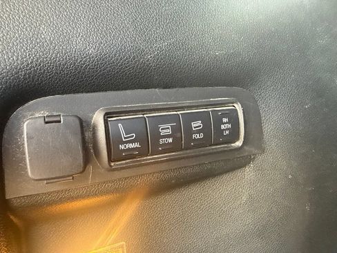 Used 2019 Ford Explorer Limited w/ Class III Trailer Tow Package FWD image 12
