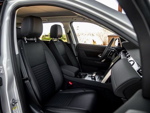 New 2024 Land Rover Discovery Sport S image 25