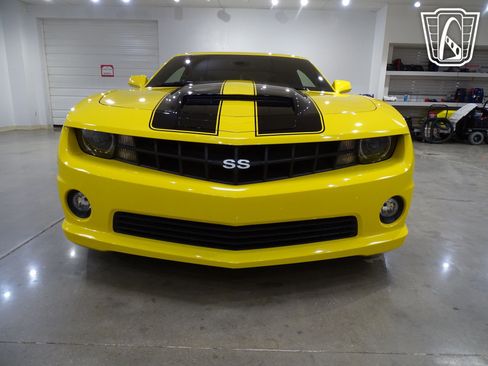 Used 2010 Chevrolet Camaro SS w/ RS Package image 24