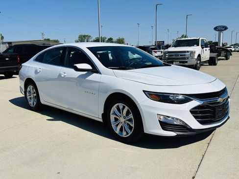Used 2024 Chevrolet Malibu LT FWD image 2