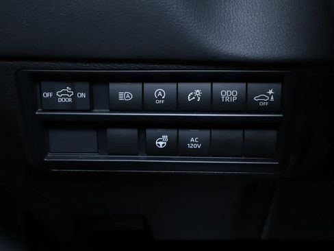 Used 2024 Toyota Tundra Limited AWD/4WD image 32