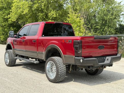 Used 2017 Ford F250 Lariat w/ Lariat Ultimate Package AWD/4WD image 7