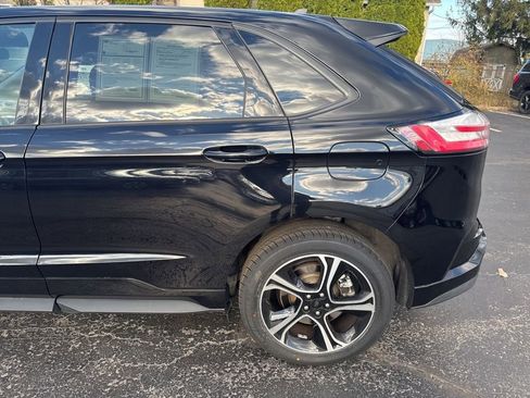 Used 2022 Ford Edge ST image 16