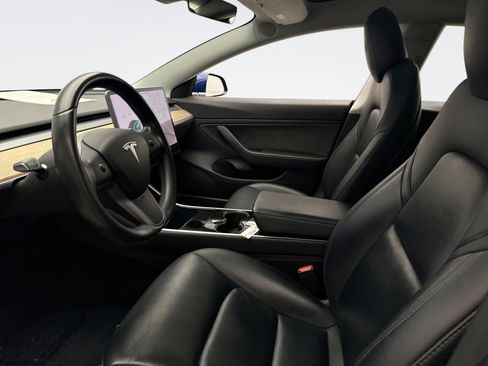 Used 2019 Tesla Model 3 Standard Range image 10