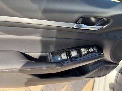 New 2025 Nissan Altima 2.5 SR w/ SR Premium Package image 17