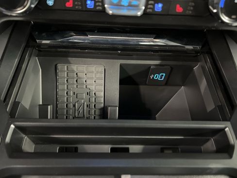 New 2026 Ford F250 Lariat w/ Black Appearance Package image 16