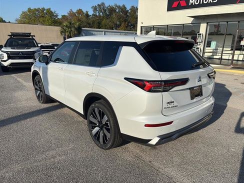 New 2026 Mitsubishi Outlander SE image 4