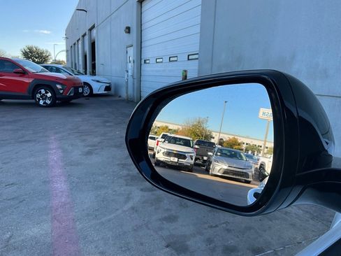 Used 2025 Buick Envista Sport Touring image 18