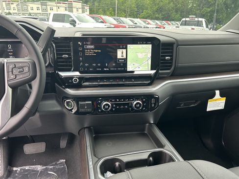 New 2026 GMC Sierra 2500 SLT w/ SLT Premium Package AWD/4WD image 32