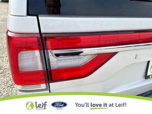 Used 2017 Lincoln Navigator L Select image 37