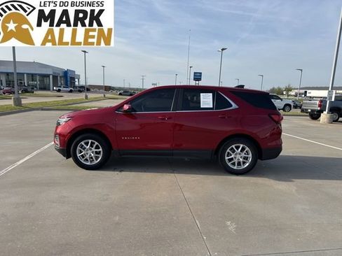 Used 2023 Chevrolet Equinox LT image 3