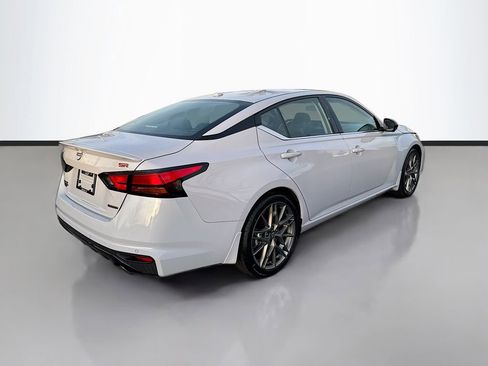 Used 2024 Nissan Altima 2.0 SR image 7