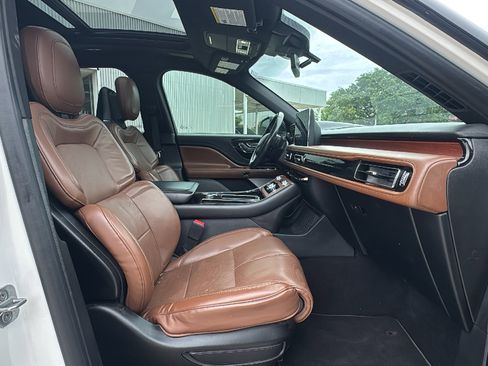Used 2020 Lincoln Aviator Reserve w/ Equipment Group 201A RWD image 28