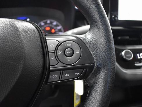 Used 2025 Toyota Corolla LE image 25