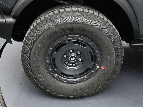 New 2025 Ford Bronco Badlands w/ Sasquatch Package image 12