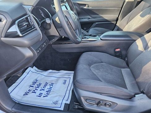 Used 2019 Toyota Camry LE image 15