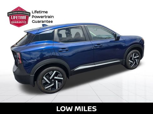 Certified 2025 Nissan Kicks SV FWD image 8
