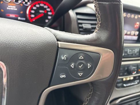 Used 2016 GMC Yukon XL Denali image 28