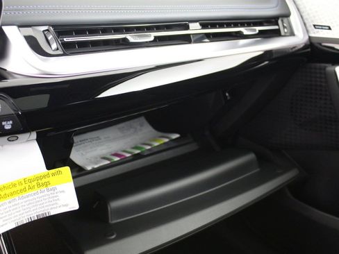 Certified 2025 BMW X1 xDrive28i w/ Technology Package image 31