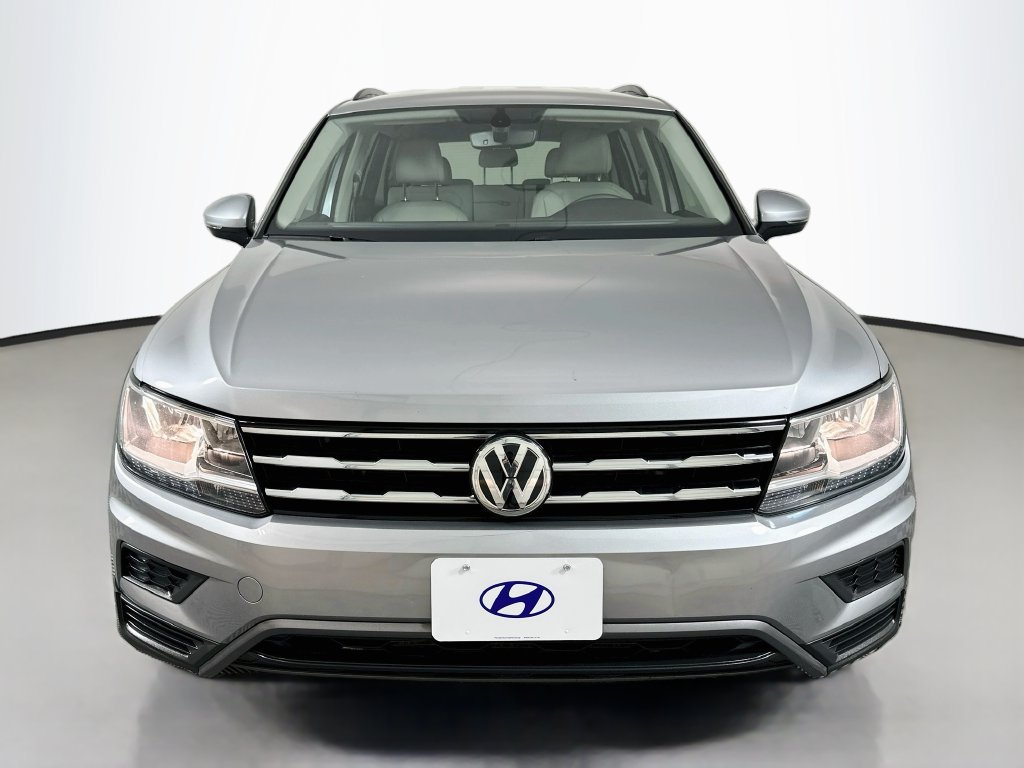 Used 2021 Volkswagen Tiguan SE FWD image 2