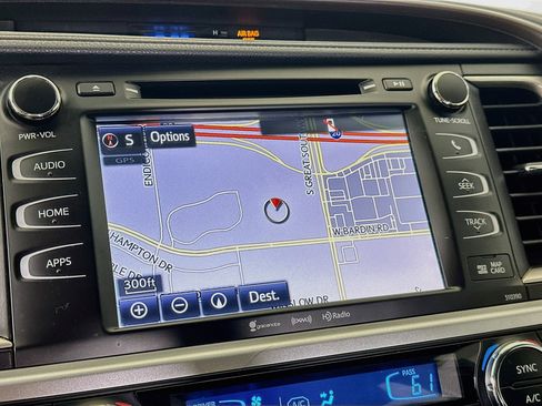 Used 2019 Toyota Highlander XLE AWD/4WD image 22