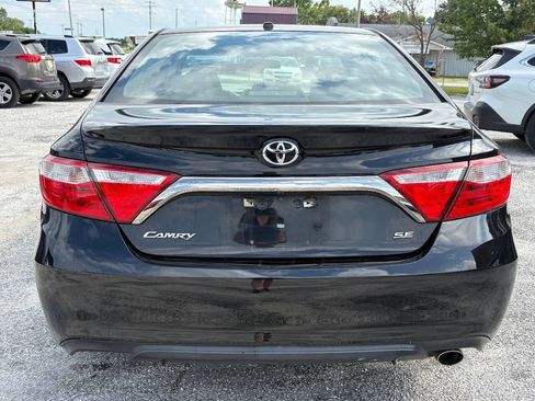 Used 2015 Toyota Camry SE w/ Moonroof Package FWD image 7