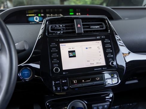 Used 2021 Toyota Prius Prime LE FWD image 32