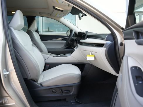 New 2027 INFINITI QX60 Luxe w/ Cargo Package FWD image 23