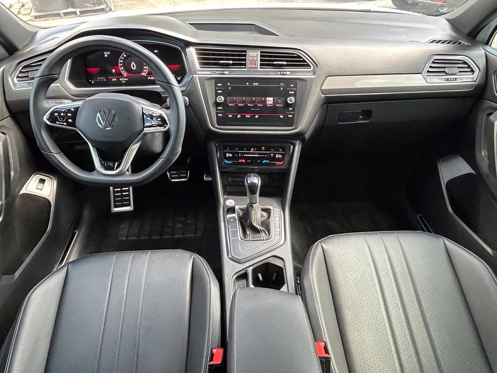 Certified 2024 Volkswagen Tiguan SE R-Line FWD image 10
