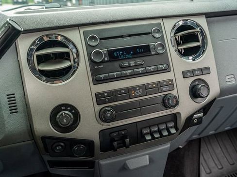 Used 2015 Ford F250 XLT w/ XLT Premium Package AWD/4WD image 26