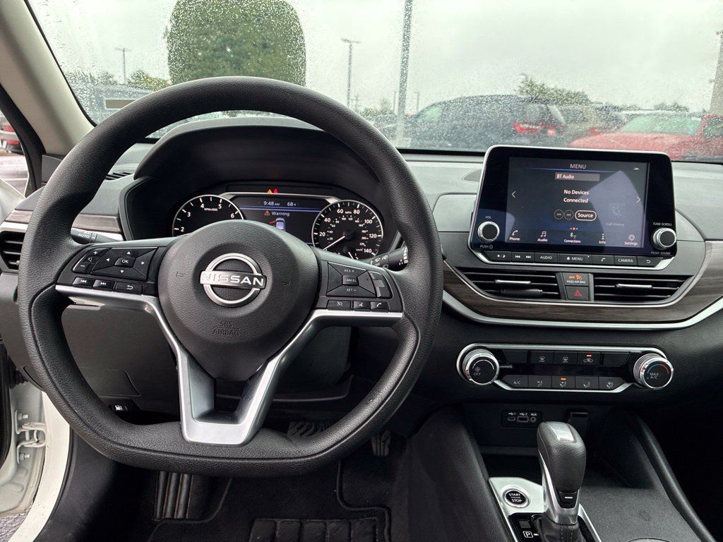 Used 2025 Nissan Altima 2.5 SV AWD/4WD image 18