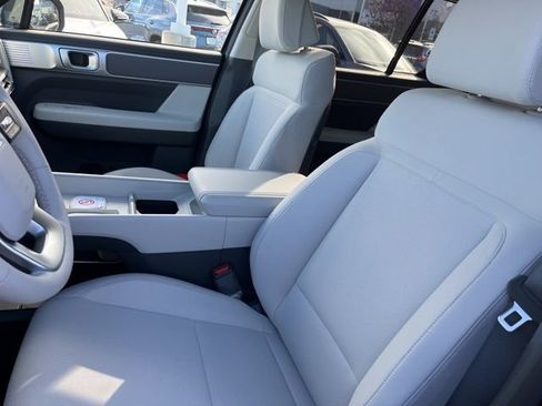 New 2026 Hyundai Santa Fe SE image 10