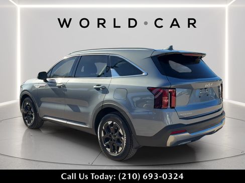 Used 2025 Kia Sorento S w/ Panoramic Sunroof Package FWD image 5