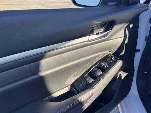 Used 2024 Nissan Altima 2.5 SR image 18